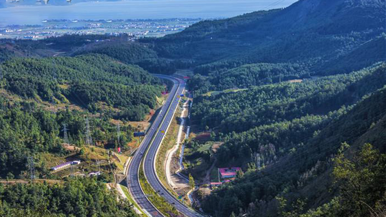 云南省石鎖高速竹園隧道